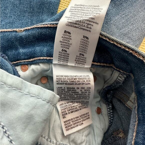 MOTHER The Weekender Fray In A Groovy Kind Of Love Flare Jeans Blue Size 26 - Picture 14 of 14